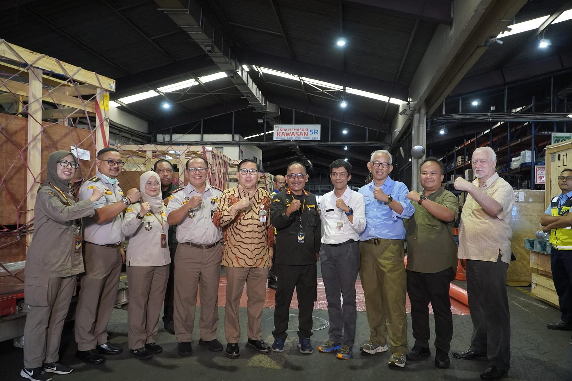 Komitmen Percepatan Investasi: Kedatangan Perdana Sapi Perah Bunting di Indonesia